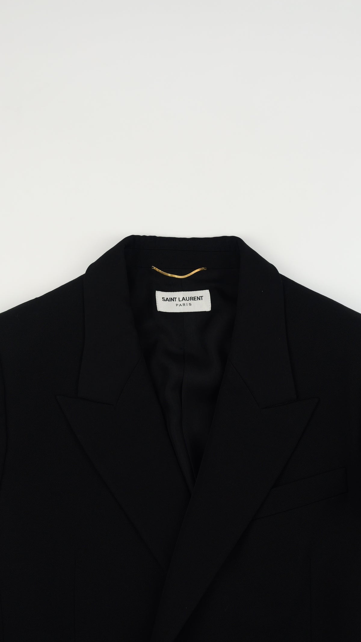 SAINT LAURENT smoking voor vrouwen: Iconische Le Smoking – Krachtige elegantie.