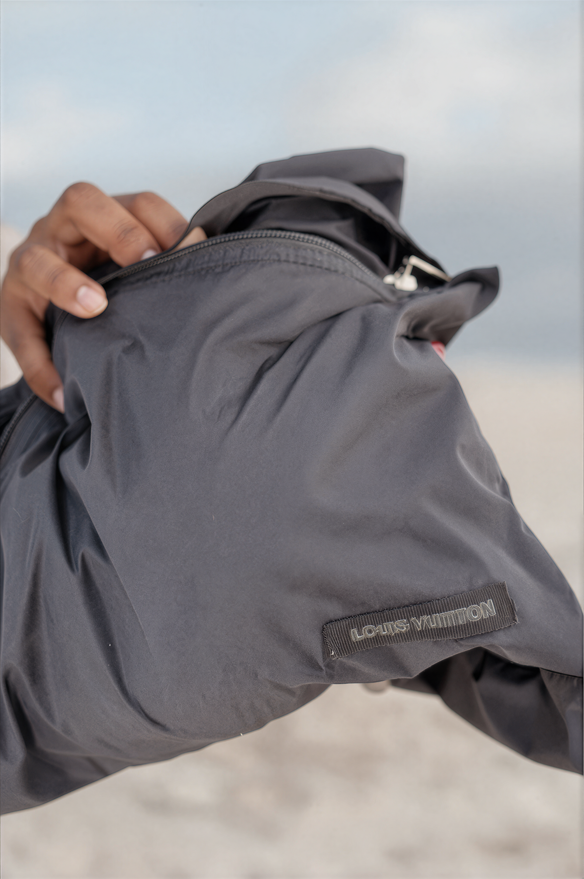 LOUIS VUITTON Trench Pliable Graphite