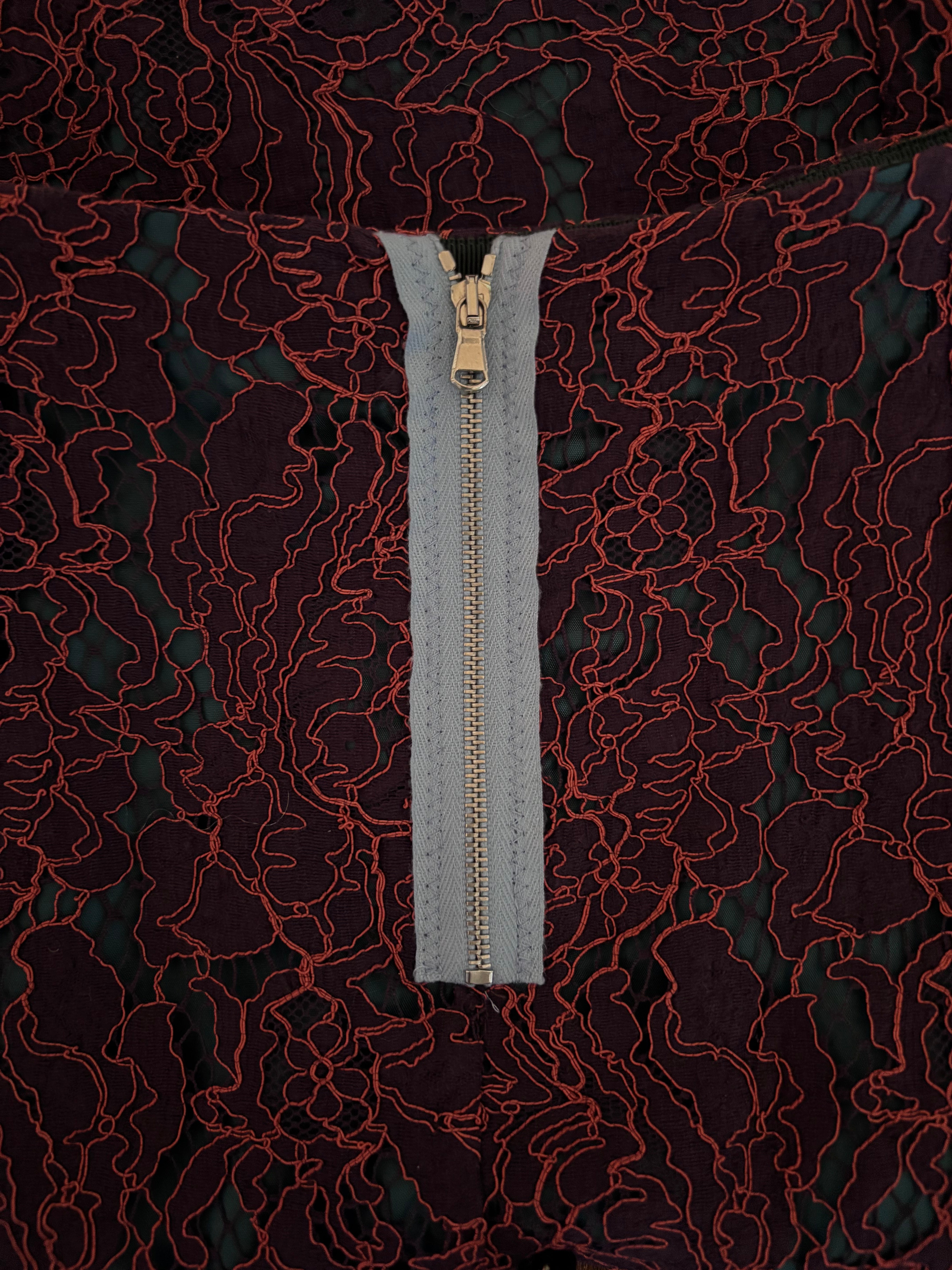 CARVEN Koord-Kant A-Lijn Rok — Bordeaux met Turquoise Voering