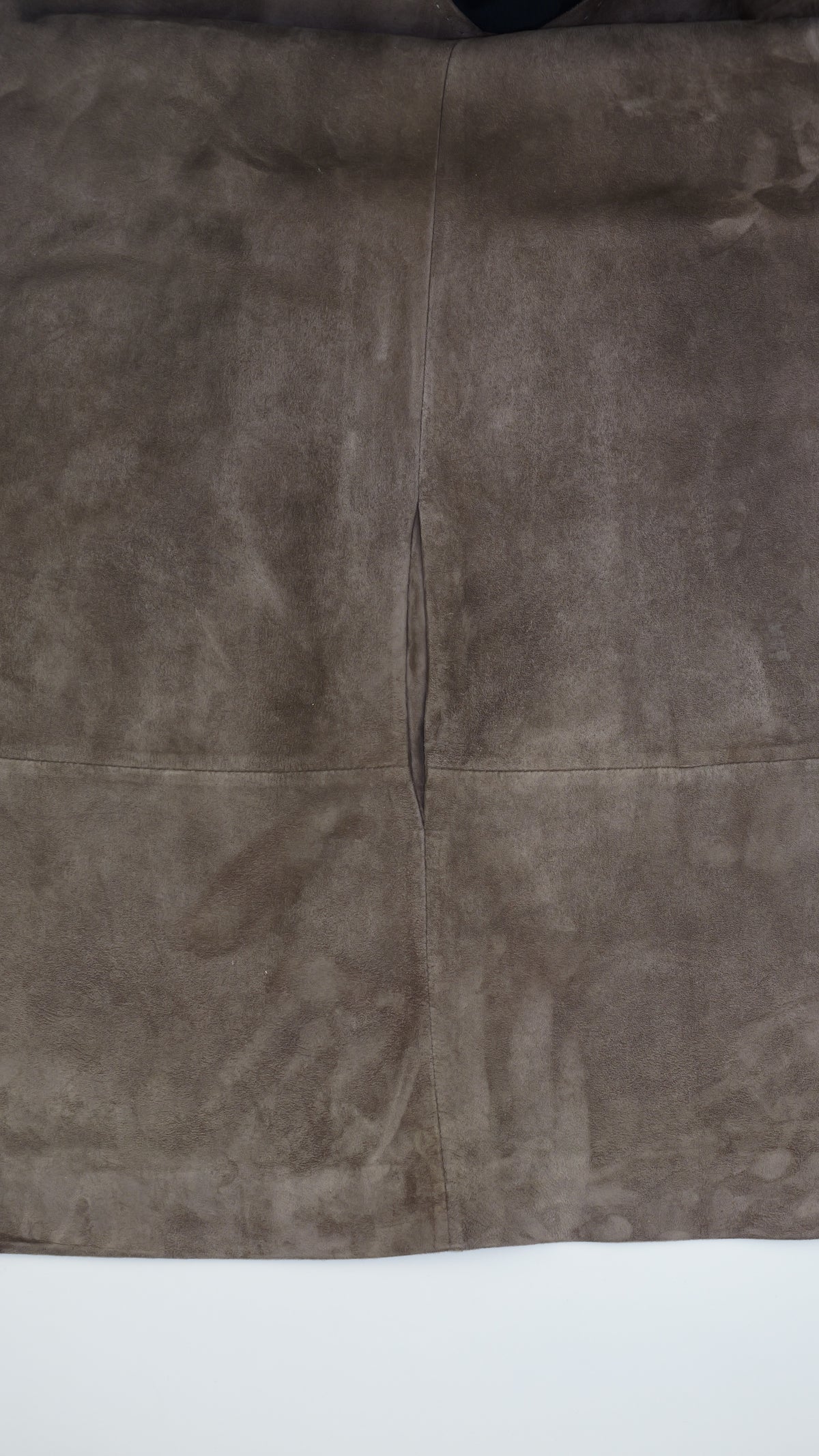 PAULE KA Robe Chasuble en Daim — Taupe avec Boucle Dorée