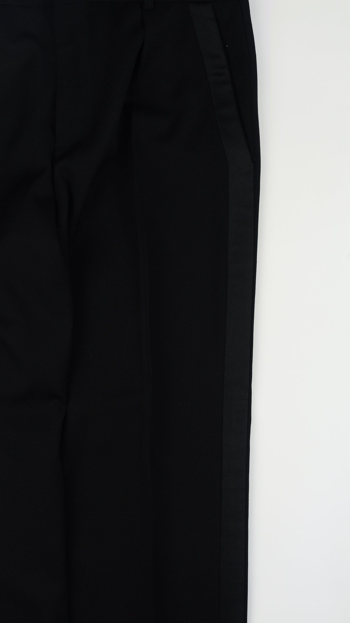 SAINT LAURENT smoking voor vrouwen: Iconische Le Smoking – Krachtige elegantie.