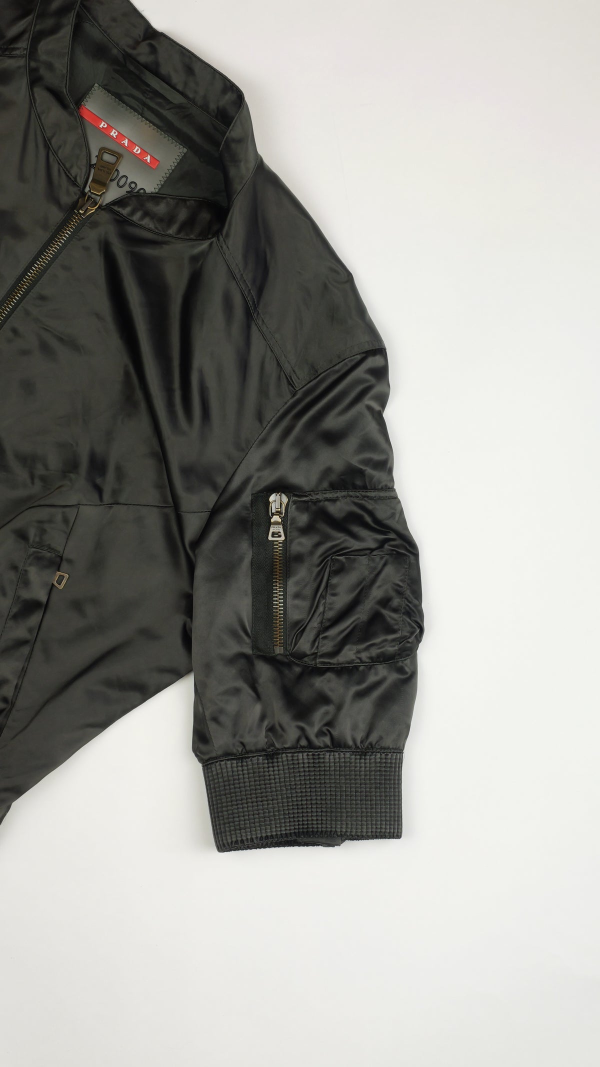 PRADA Nylon Bomberjack — Cropped, Kaki-Olijf