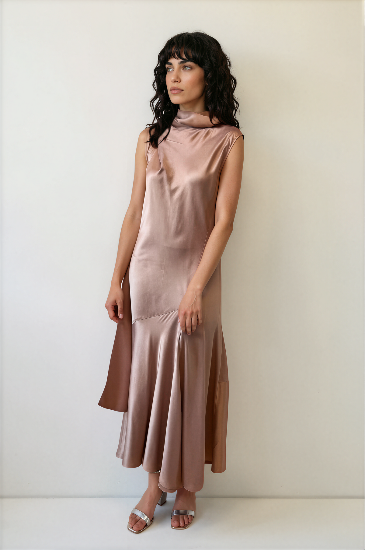 SPORTMAX Robe Longue en Satin Blush à Col Écharpe Drapé